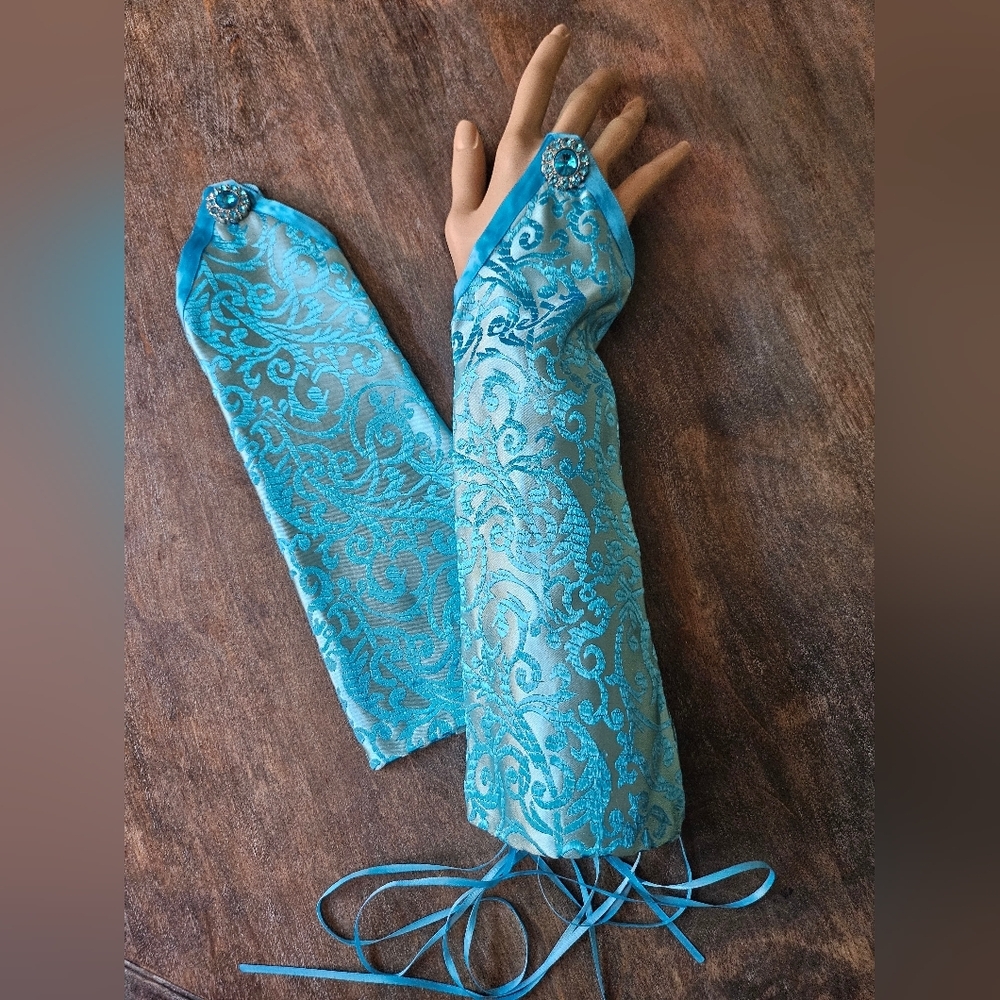 Elegant Vivid Blue Brocade Fingerless Gloves